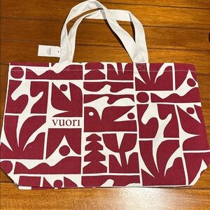 Vuori Burgundy and Cream Graphic Tote — New with tag